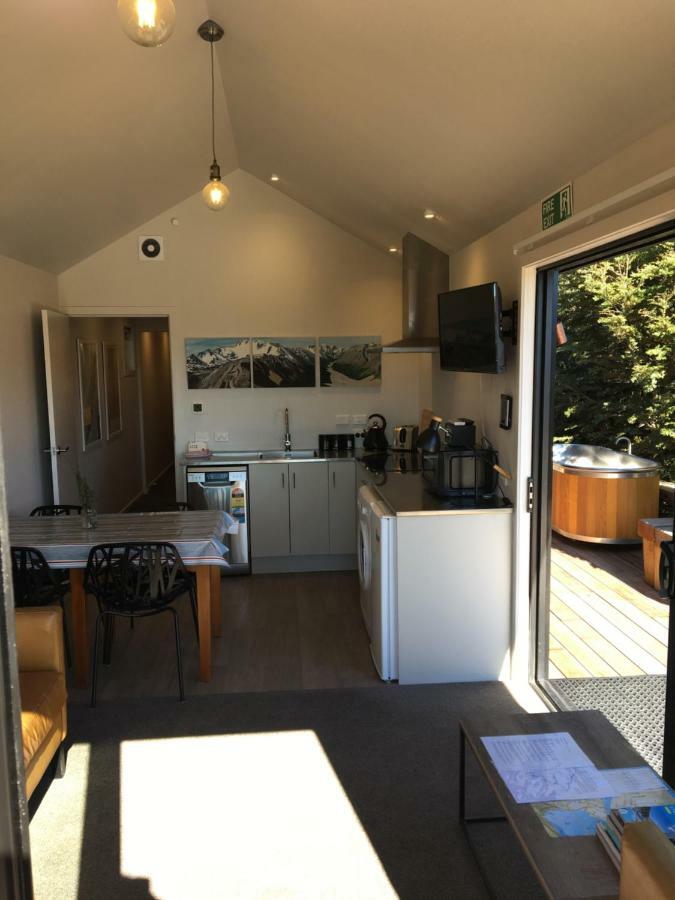 Black Beech House With Stunning Outdoor Bath Lake Tekapo Eksteriør bilde